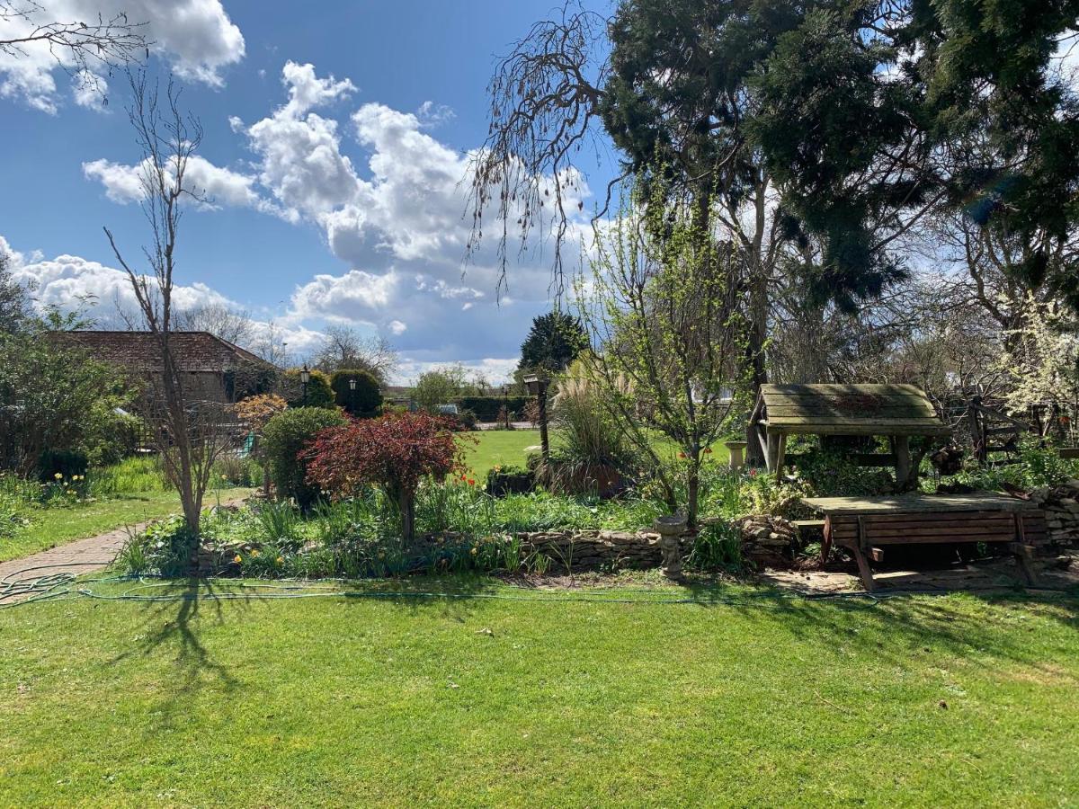 ביסטר Littlebury Hotel מראה חיצוני תמונה